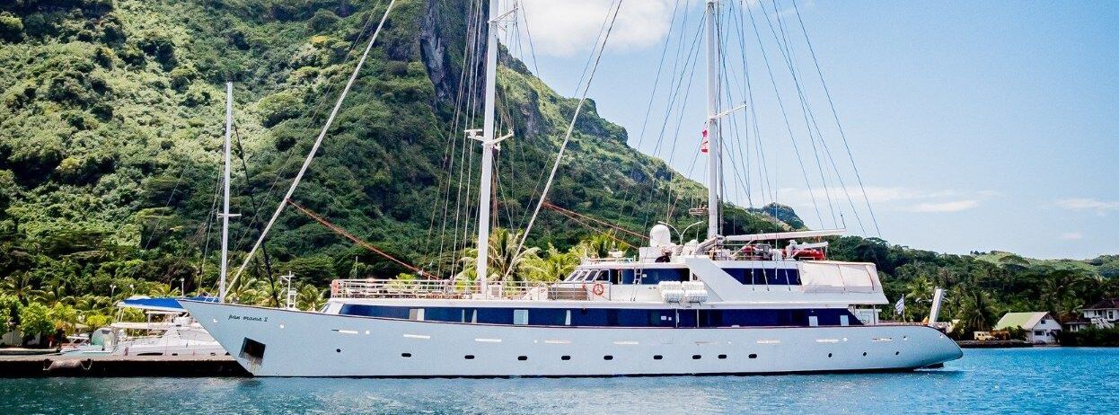 variety cruises ship in polynesia